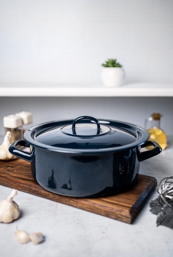 Niski garnek emaliowany 24 cm 4.5L, granatowy, Teget Finska