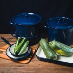 Niski garnek emaliowany z pokrywką 34 cm, 12,5 l, granatowy, kolekcja Teget Finska